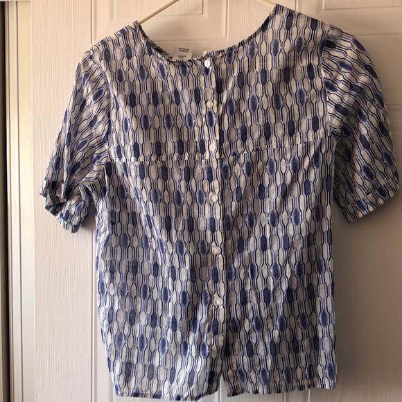 NWT Short sleeved light and breezy top - Picture 4 of 4